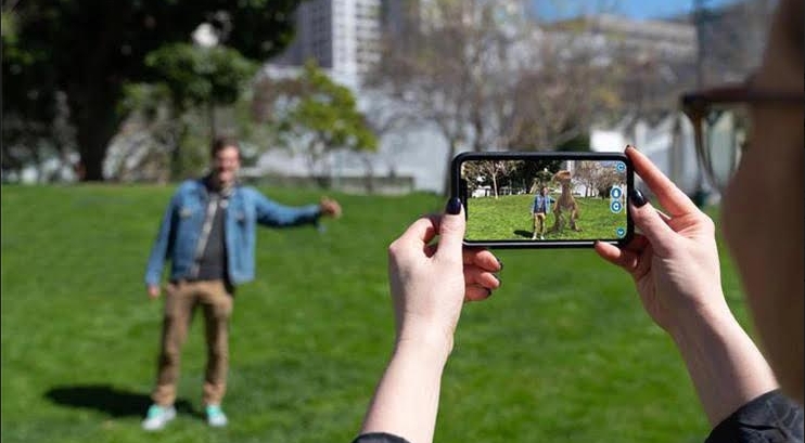 Mobile Augmented Reality - 3D Visuals in Smartphones